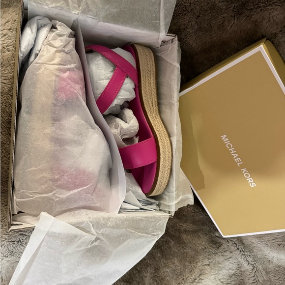 Michael Kors Richie Sandal - Picture 4 of 6